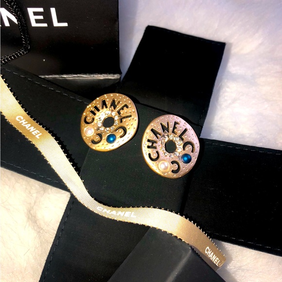 Rare Estate Large Authentic Vintage Round Chanel CC Stud Earrings ✨ - Picture 1 of 3